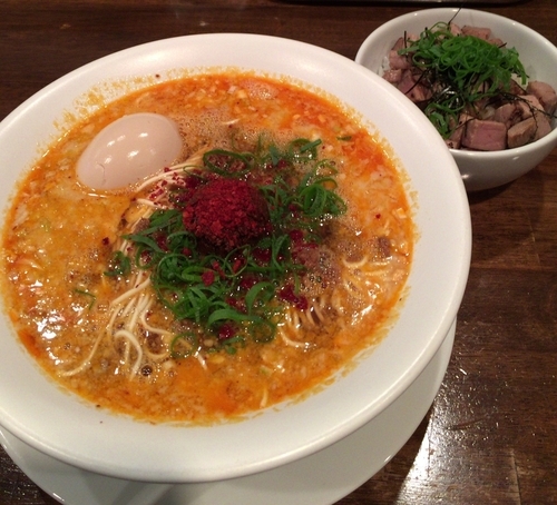 「麻辣担担麺 ¥850 & 小さいチャーシューご飯 ¥150」@創作麺工房 鳴龍の写真