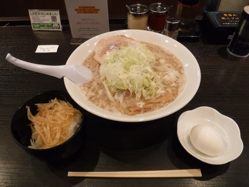 「しょうゆラーメン中盛」@こってりらーめん誉 新松戸店の写真