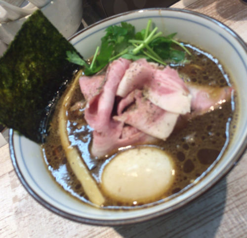 「【気まぐれ限定】四つ葉ブラック ￥850」@中華そば 四つ葉の写真