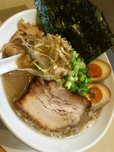 「【限定】江戸前本美之須貝と豚骨の塩そば￥900」@麺屋 扇 SENの写真