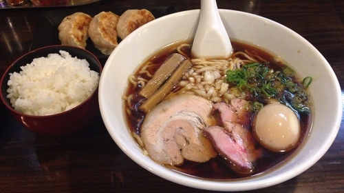 「たまり醤油らーめん+味玉子+半餃子(3ケ)+半ご飯」@東京醤油ラーメン 味。の写真
