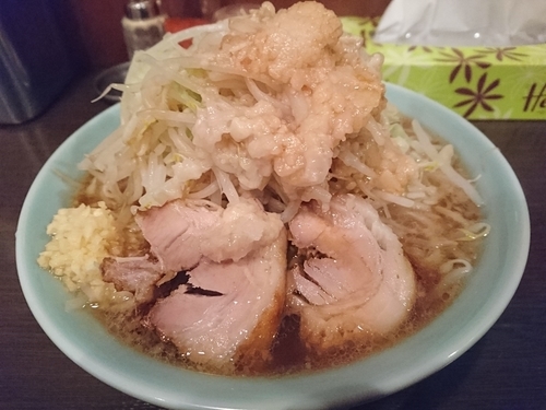 「あかつき麺　ヤサイアブラマシマシニンニクカラメ」@麺や あかつきの写真