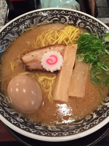 「味玉ラーメン（麺大盛り）」@信州松本 麺肴ひづき 湯きりや 立川店の写真