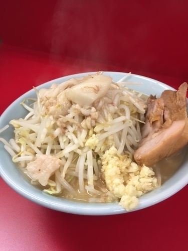 「ラーメン　700円（ニンニク・ヤサイ・アブラ）」@ラーメン二郎 新宿歌舞伎町店の写真