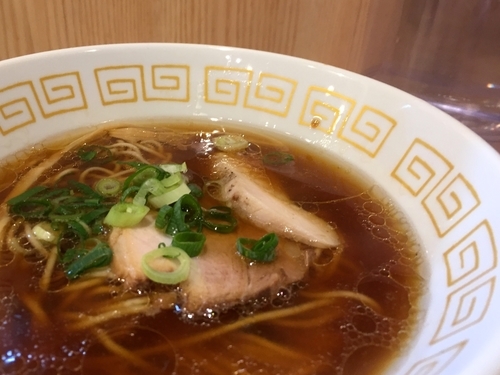 「醤油らぁ麺」@中村麺三郎商店の写真