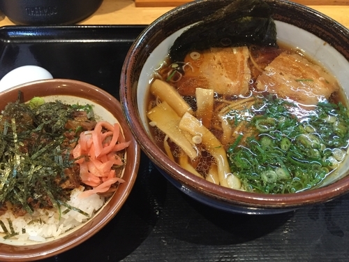 「阿波地鶏醤油らぁ麺：680円」@麺屋 藤の写真