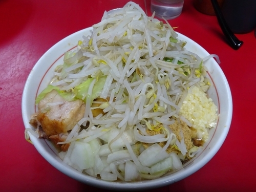 「たま小ラーメン（800円）ヤサイニンニク」@蓮爾 登戸店の写真