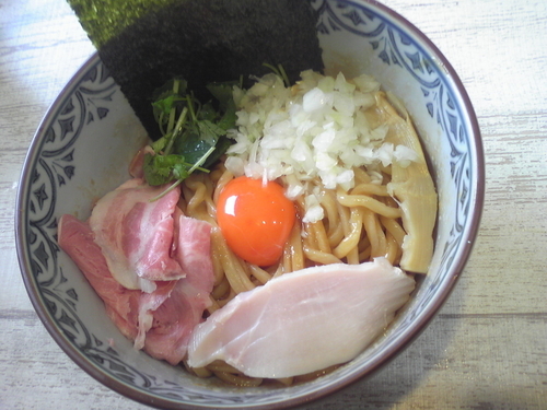 「濃厚たまごのまぜそば」@中華そば 四つ葉の写真