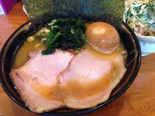 「ラーメン + 味玉」@末廣家の写真