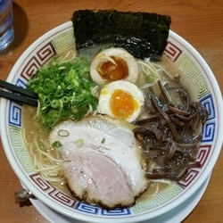 味玉幸福　800円