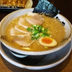 豚骨醤油チャーシューめん