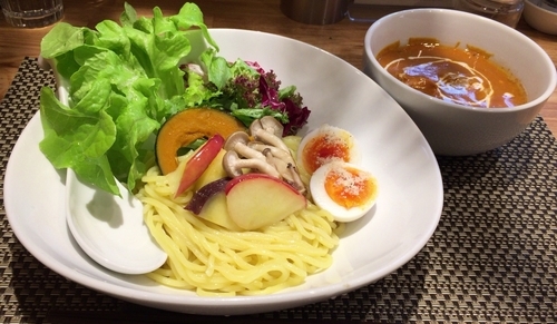 「限定20食 カルピスバターと秋野菜のカレーつけ麺 ¥980」@生粋 花のれんの写真