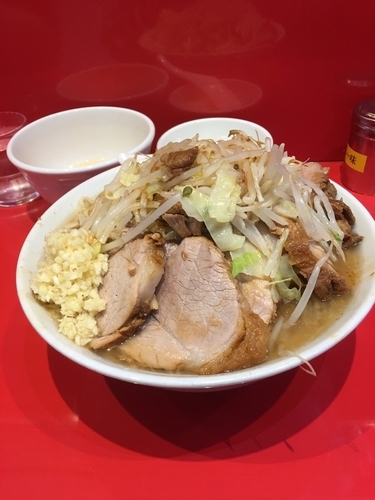 「小ラーメン豚増し白ネギ生卵」@ラーメン二郎 西台駅前店の写真