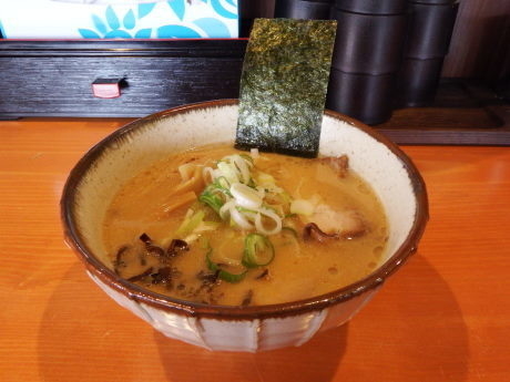 「ハーフラーメン（味噌）」@麺処 そめいよしの 東苗穂店の写真