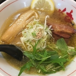 黄金塩ラーメン