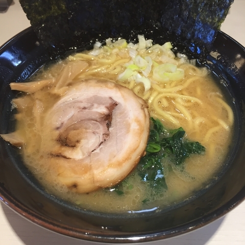 「醤油豚骨ラーメン（￥500）※」@ゴル麺 横浜本店の写真