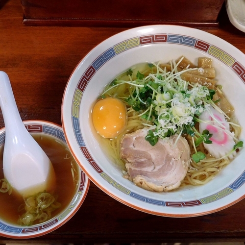 「油そば（660円）＋生玉子（50円）」@宝華らぁめんの写真