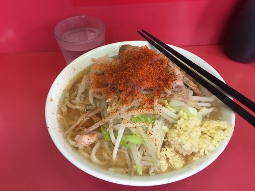 「小ラーメン　ニンニク＋脂　７００円」@ラーメン二郎 桜台駅前店の写真