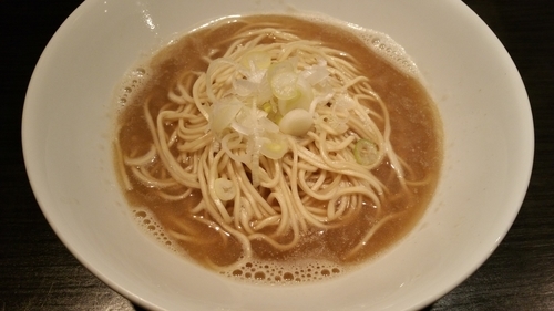 「中華そば（小）（600円）」@自家製麺 伊藤 銀座店の写真