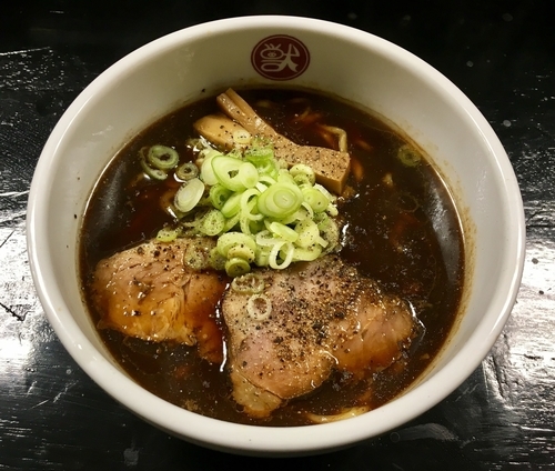 「下石ブラック【3のつく日限定】」@豚らーめん 獣道の写真