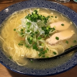鶏と貝の塩らーめん（麺1.5玉）
