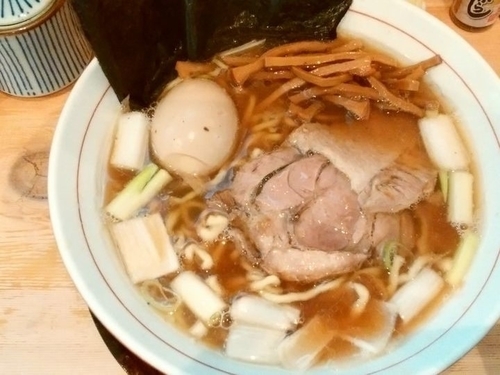 「味たま中華そば」@中華そば 葉山の写真