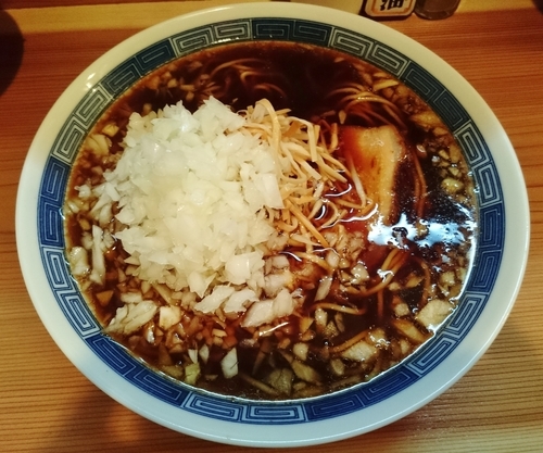 「ラーメン 600円＋玉ネギ 150円」@麺酒盗ざい八の写真