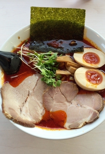 「辛口太麺➕味玉」@あぢとみ食堂の写真