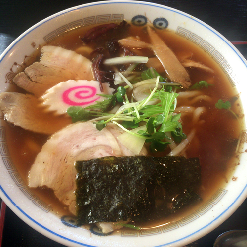 「しょうゆらーめん カレーセット並　580円」@増味家の写真