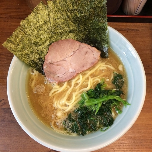 「ラーメン￥６５０＋サービスライス」@横浜ラーメン 武蔵家 国領店の写真
