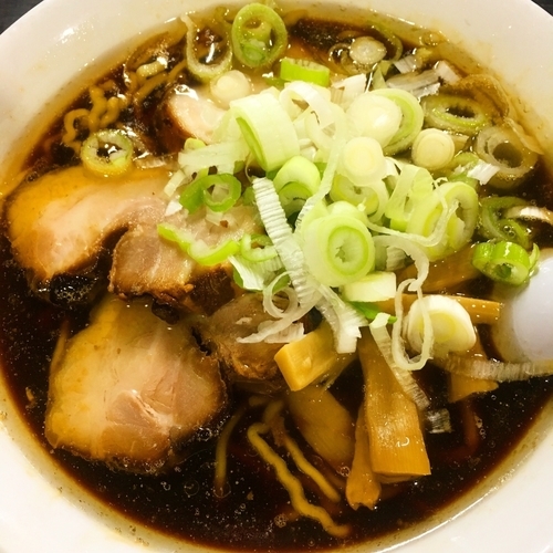 「醤油チャーシューメン」@ラーメンの翔龍の写真