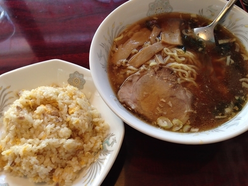 「ラーメン＋半チャーハンセット」@中華料理 満鑫軒の写真