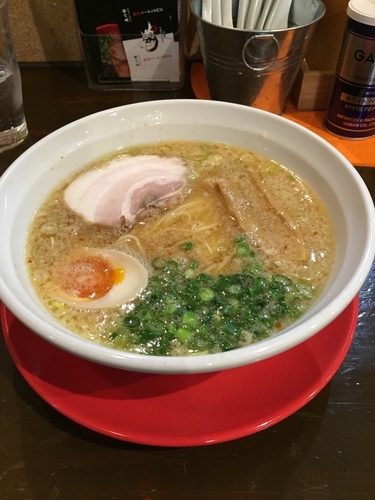 「背脂パンチラーメン 800円」@麺王道 勝の写真