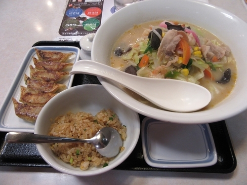 「ちゃんぽんがっつりセット　麺２倍同料金（１０６９円）」@リンガーハット 千葉祐光店の写真