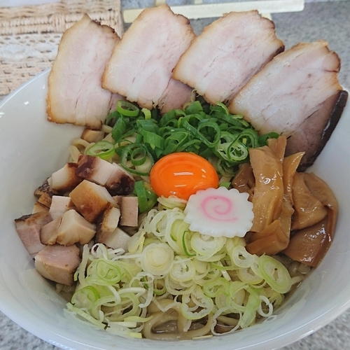 「特製まぜそば 金(卵、〆の白ごはん小)  肉増し」@中華そば 土屋商店の写真