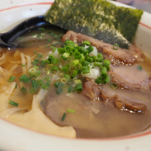 「うしお焼豚らー麺」@麺や うしおの写真