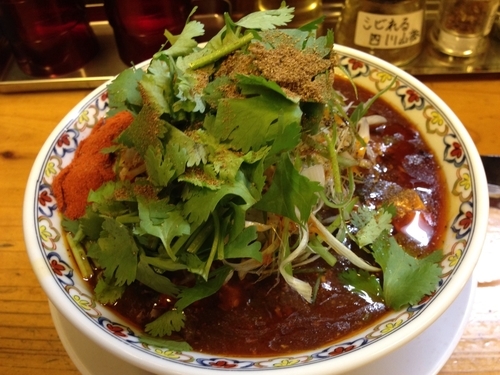 「辛っとろ麻婆麺 + パクチー」@辛っとろ麻婆麺 あかずきんの写真
