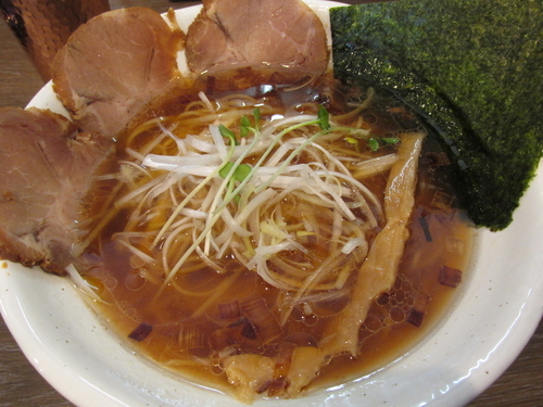 「清湯らーめん（ﾁｬｰｼｭｰのせ）　「650円」」@らーめん流星の写真