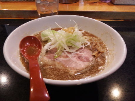 「まぐろ豚骨醤油ラーメン」@麺処 蓮海 平岸店の写真