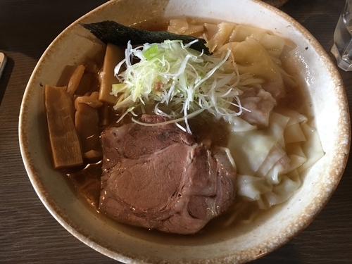 「海老ワンタン麺 醤油」@荻窪らーめん 栄龍軒の写真