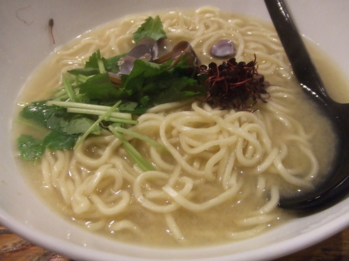 「【限定】あさりとシジミのかけそば ６８０円」@麺場 浜虎 横浜店の写真