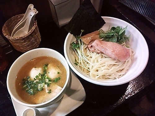 「鶏エスプレッソつけ麺（中）＋特製全部のせ」@麺屋33の写真