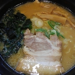 醤油とんこつらーめん@600円