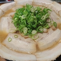 特製中華そば(830円)