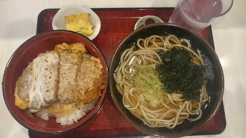 「カツ丼セット（720円）」@かくや 両国店の写真