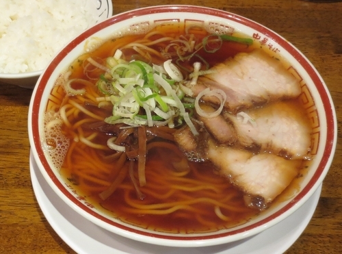 「中華そば＋サービスご飯　680円」@中華そば つし馬の写真