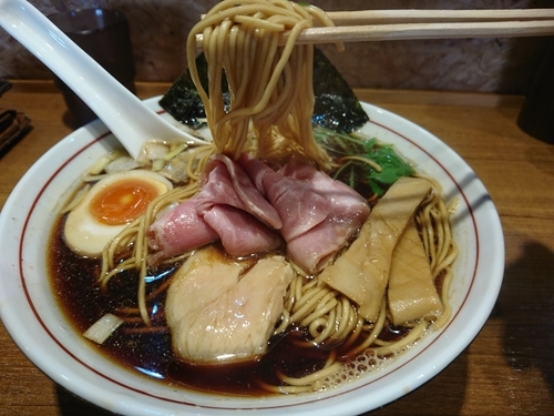 「煮干そば(黒醤油) 690円」@寿製麺よしかわ 川越店の写真