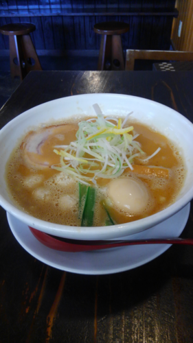 「濃厚旨コク鶏そば 鶏だんご 味玉子」@吉田商店の写真