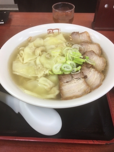 「喜多方ラーメン ＋ 60円で塩味に変更＋大盛り＋ワンタン」@喜多方ラーメン 坂内 潮来店の写真