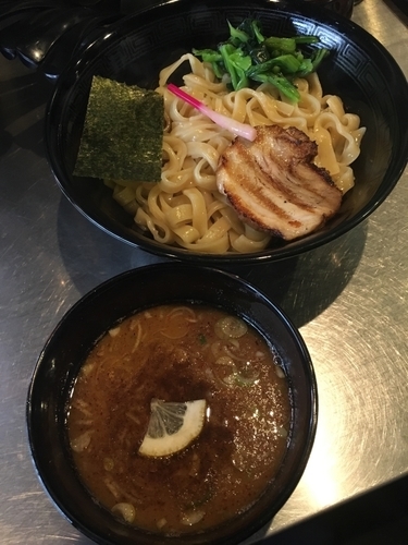 「つけ麺(極太平打麺)熱盛800円」@龍が如しの写真